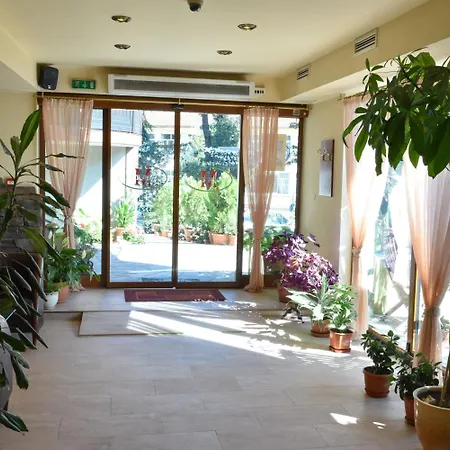 Martin Club ホテル 3*