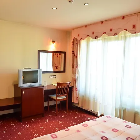 Martin Club ホテル 3*